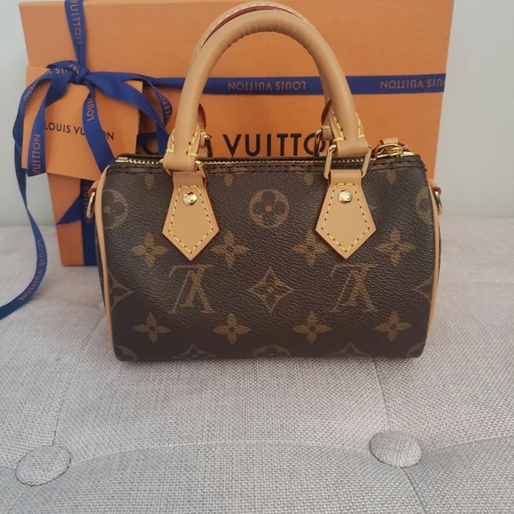 LV 2022 Nano Speedy model w/ detachable strap - Picture 8 of 16